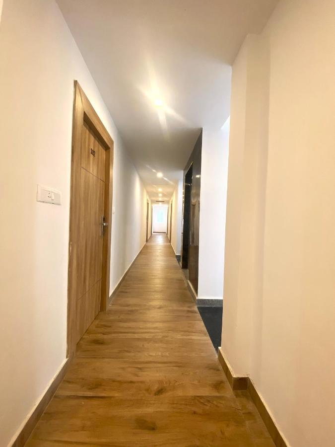 Hotel Bluestone 斯里卡拉哈斯蒂 外观 照片