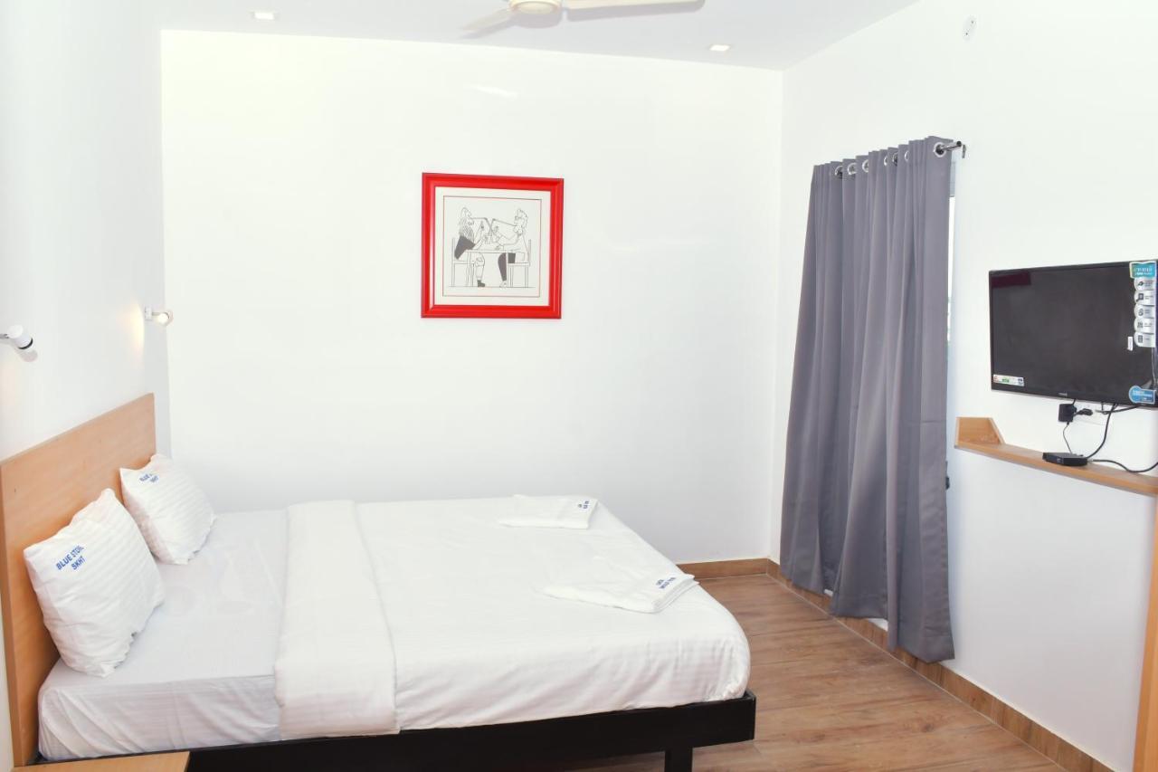 Hotel Bluestone 斯里卡拉哈斯蒂 外观 照片